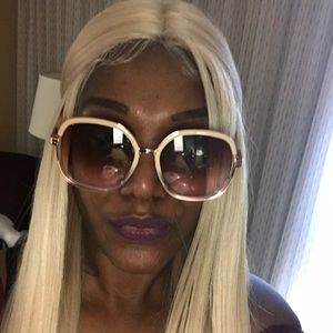 Meet your Posher, Sheneta